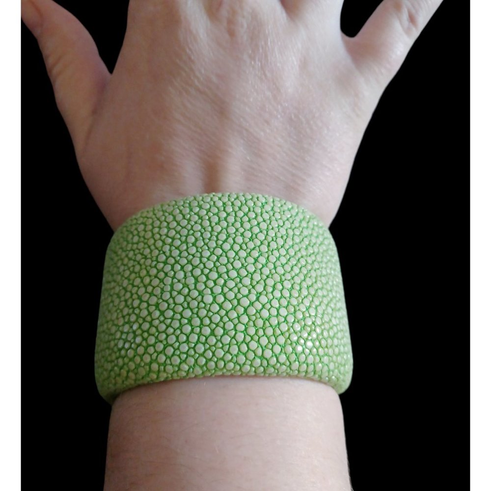 Presmer Chunky Textured Green Leather Cuff Bracelet 6.25"